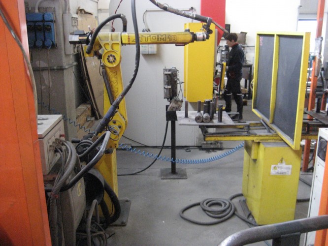 Robot di saldatura RR Robotica - Plastin Gold